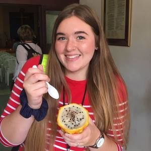 Meet your Posher, Jolie